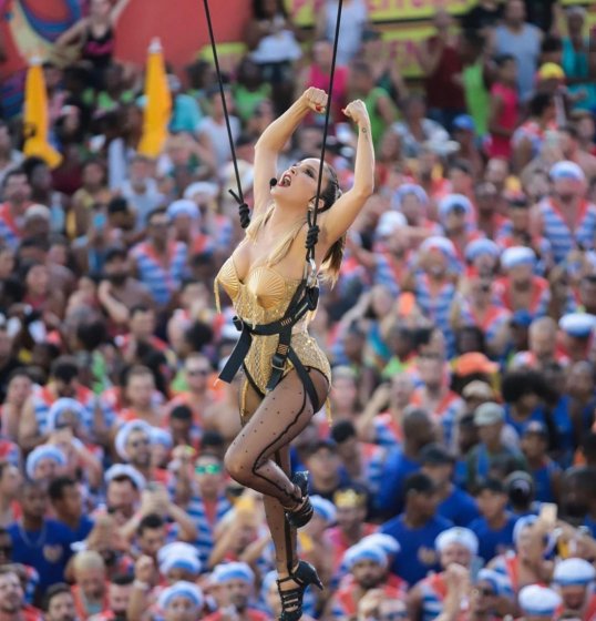 Claudia Leitte e a inovação no Carnaval de Salvador Claudia Leitte e a inovação no Carnaval de Salvador
