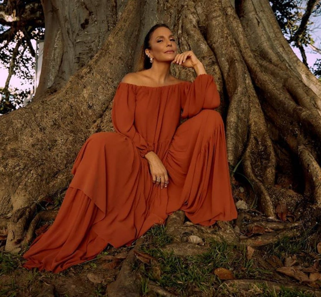 [Ivete Sangalo lança clipe em parceria com Emicida]