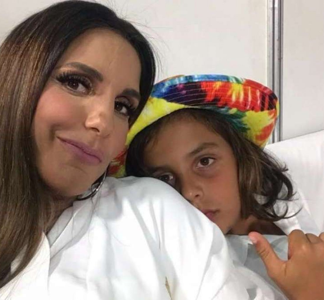 [Ivete Sangalo compartilha vídeo do seu filho tocando teclado]
