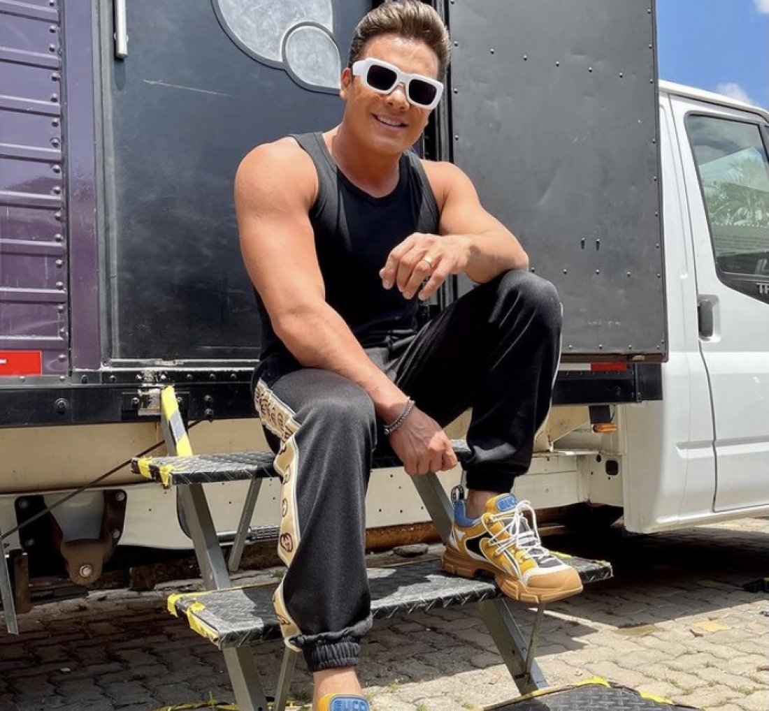 [Wesley Safadão e Os Barões da Pisadinha alcançam o primeiro lugar da parada diária do Spotify]