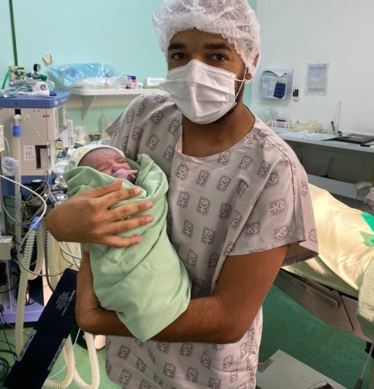 Nasce filha do cantor Unha Pintada. Artista divulgou novidade em suas redes sociais Nasce filha do cantor Unha Pintada. Artista divulgou novidade em suas redes sociais