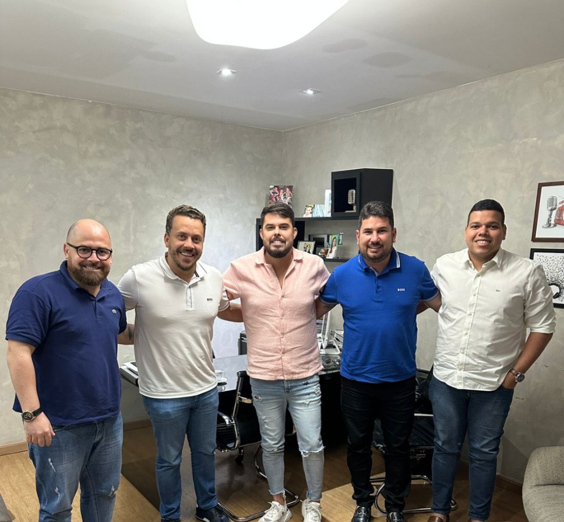 [Salvador Produções assina contrato de gerenciamento artístico da banda Kart Love]