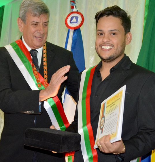 Thiago Aquino recebe maior título de cidadão feirense durante celebração de 191 anos de Feira de Santana