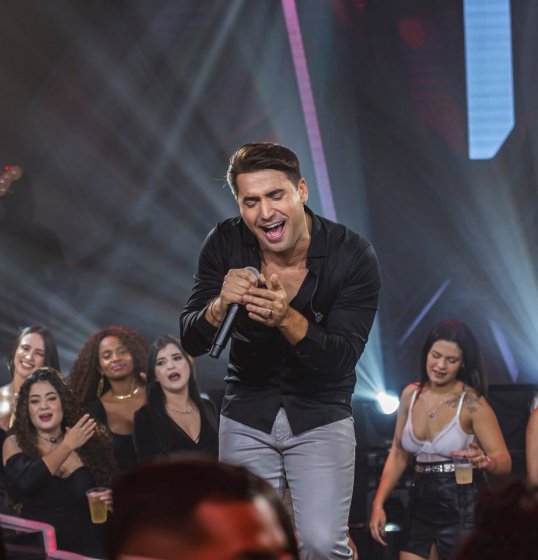 Tayrone comanda maior festival de arrocha do RN, na Arena das Dunas