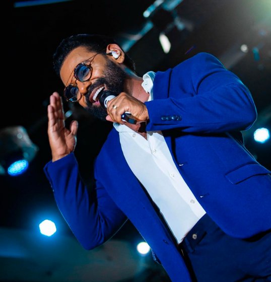 Em Salvador, Pablo grava DVD aberto ao público na Boca do Rio
