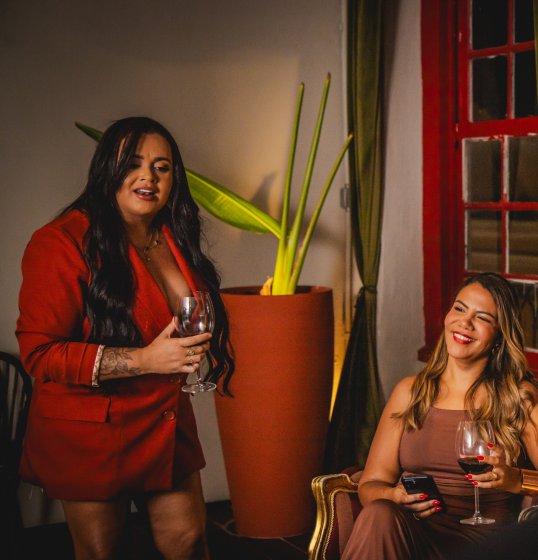 Klessinha lança clipe de “Zé Ruela” com participação de Mani Reggo