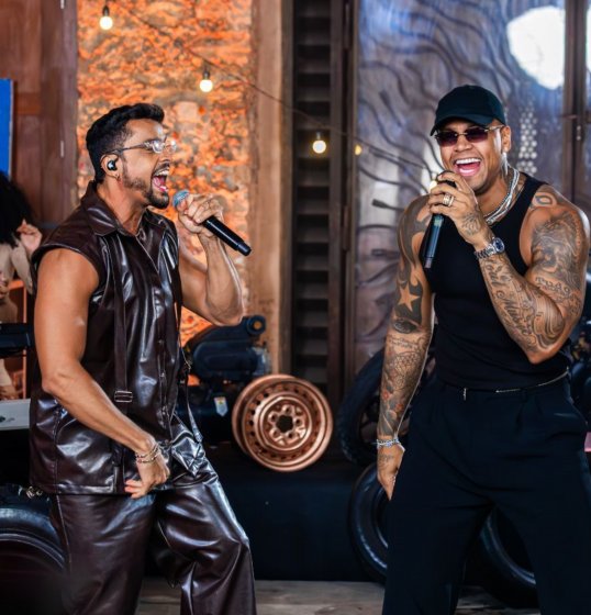 Parangolé lança clipe de Parangolé lança clipe de