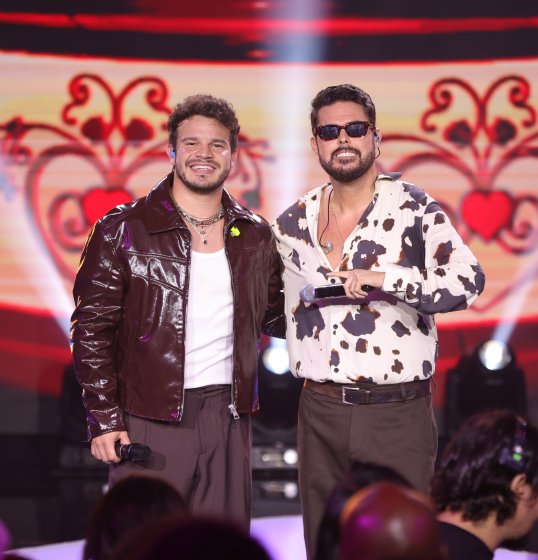 Kart Love se une a Matheus Fernandes em “Vai Faltar Lenço”, destaque do novo EP