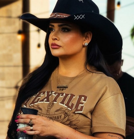 Klessinha faz história no Acre e reúne cerca de 40 mil pessoas em show