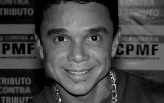 [Morre o cantor Netinho, voz marcante do Axé Music, aos 60 anos em Salvador]