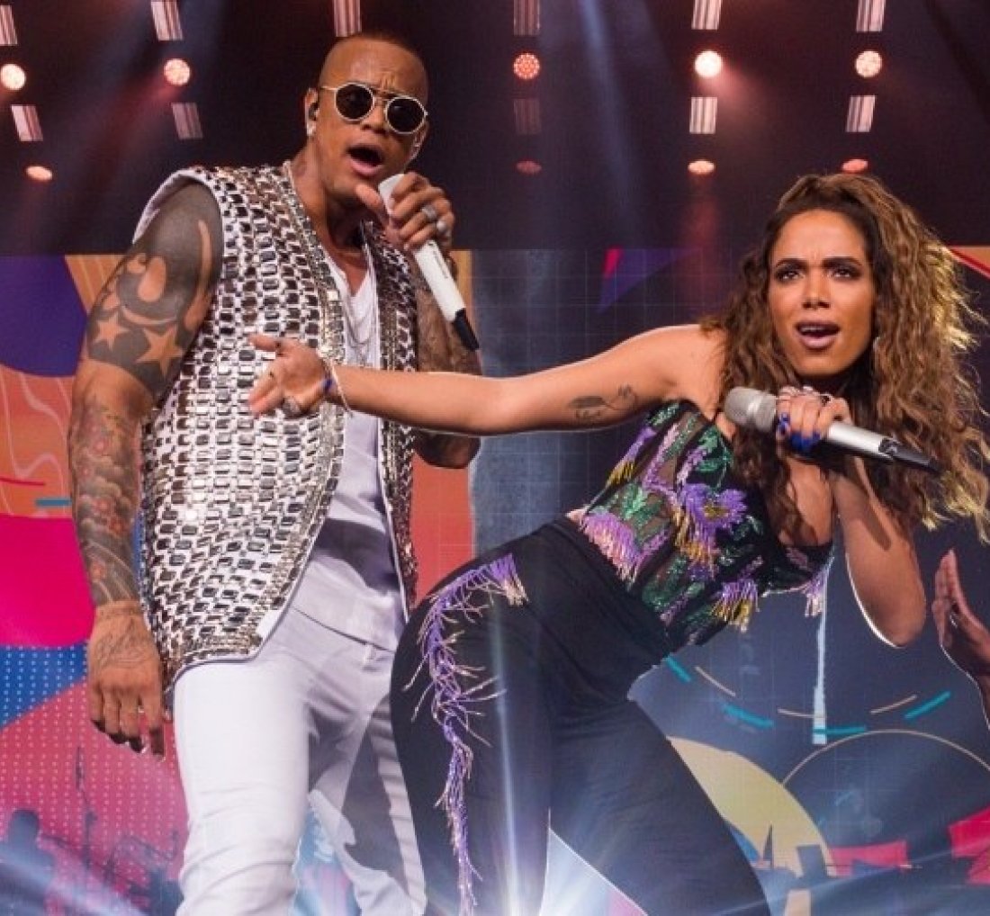 [Léo Santana lança clipe com Anitta; assista ]